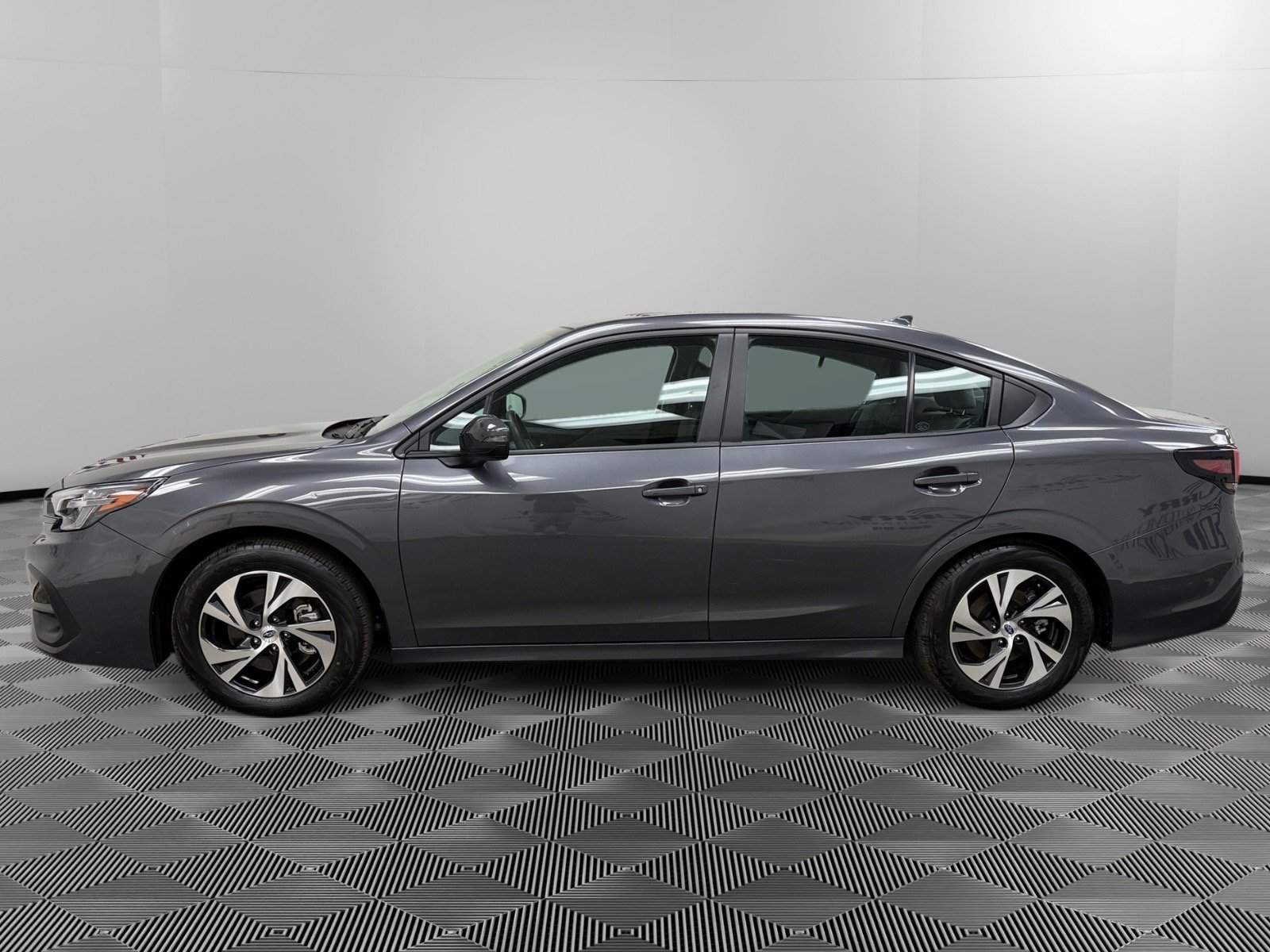 Used 2025 Subaru Legacy Premium image 2