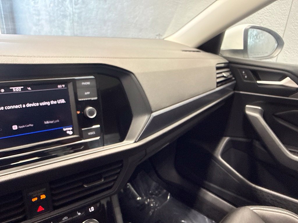 Used 2023 Volkswagen Jetta SE w/ Panoramic Sunroof Package FWD image 37