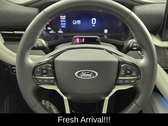 Used 2026 Ford Explorer Platinum w/ LUX Leather Package AWD/4WD image 24