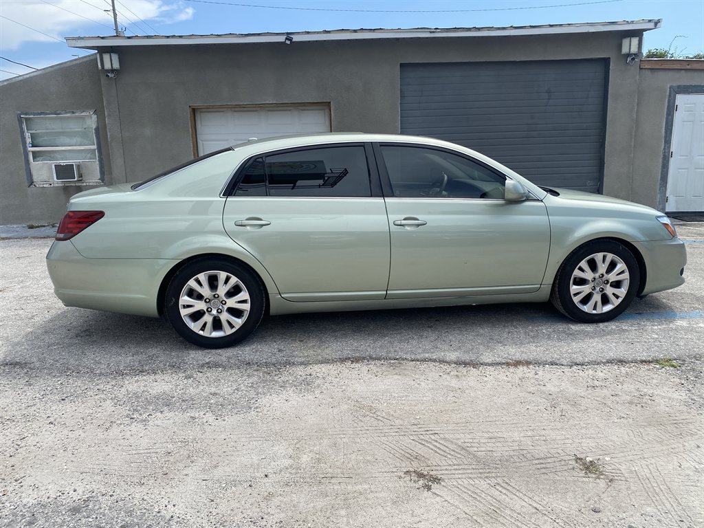 Used 2009 Toyota Avalon XLS FWD image 8