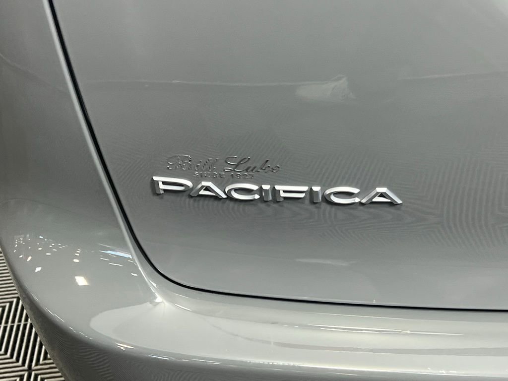 Used 2023 Chrysler Pacifica Pinnacle image 30