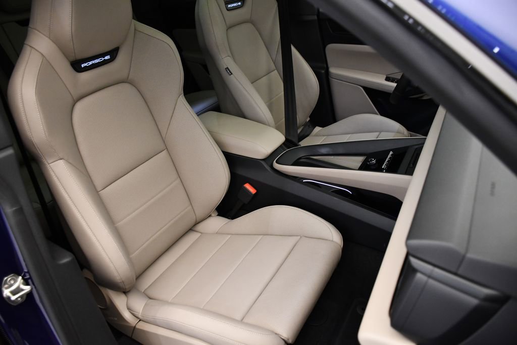 Used 2025 Porsche Macan 4S Electric image 49