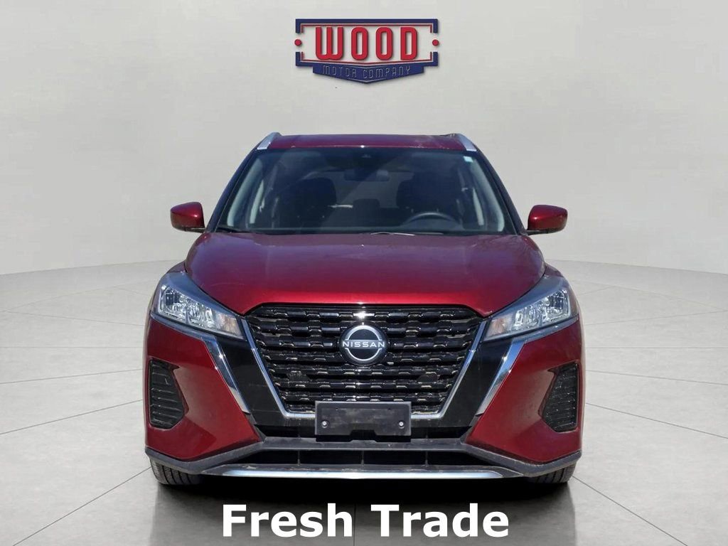 Used 2024 Nissan Kicks SV image 2