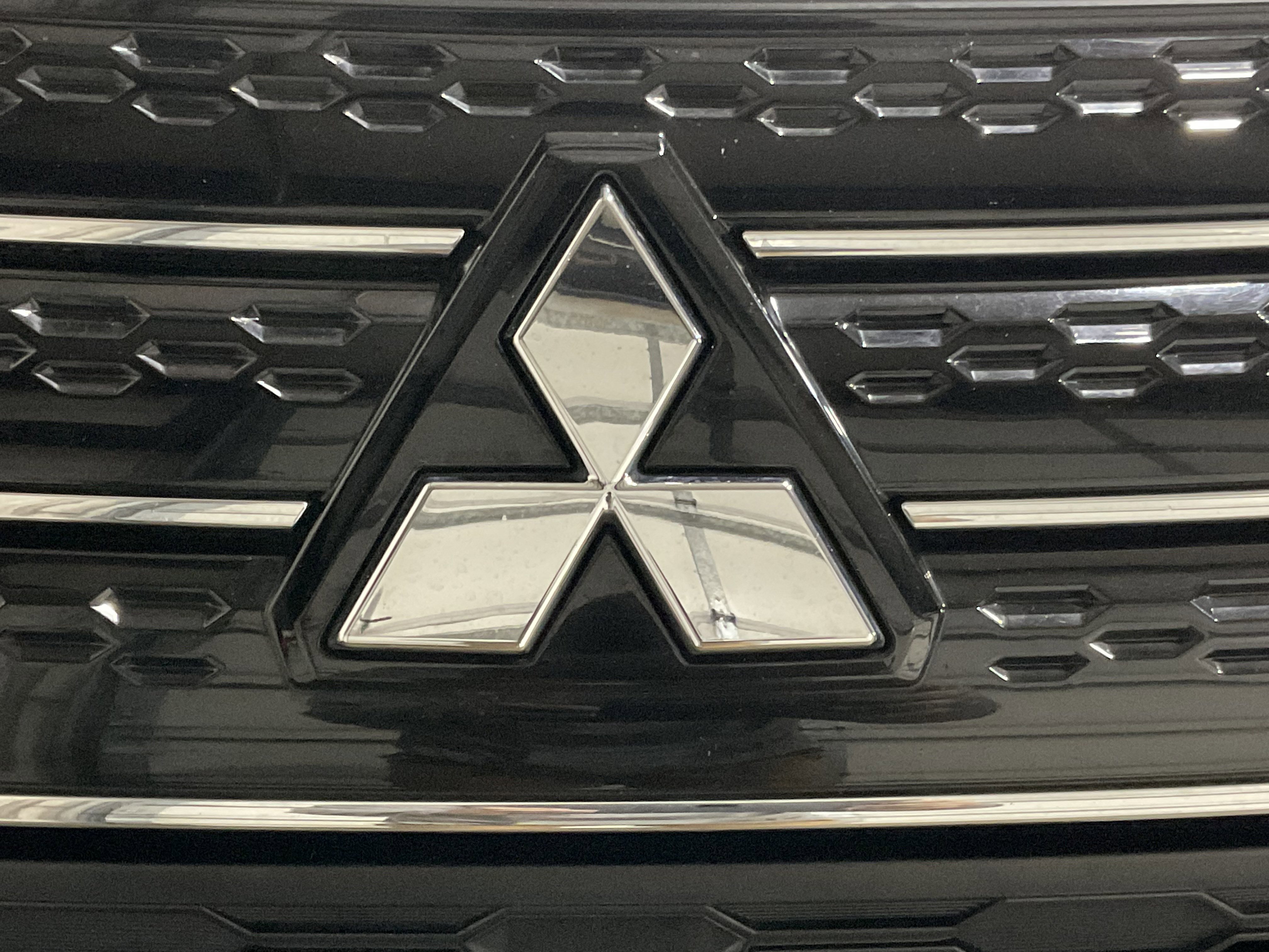 Used 2024 Mitsubishi Outlander Ralliart image 6