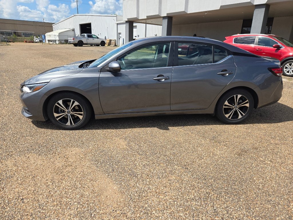 Used 2021 Nissan Sentra SV image 2