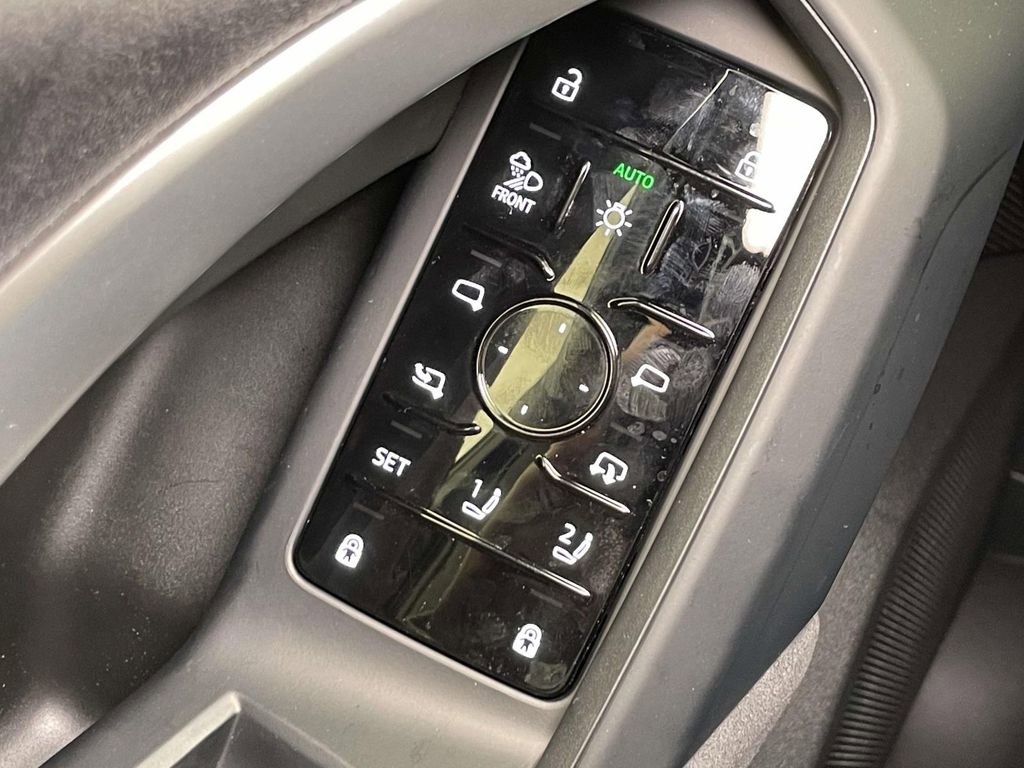 New 2025 Audi SQ5 Prestige image 36