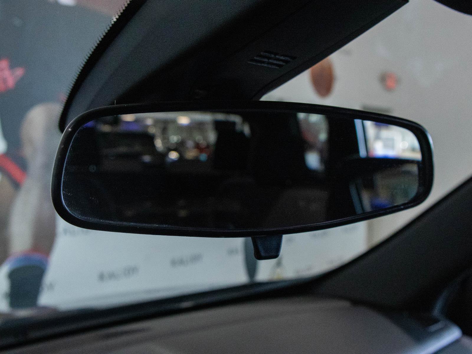 Used 2023 Chevrolet Traverse LT image 12