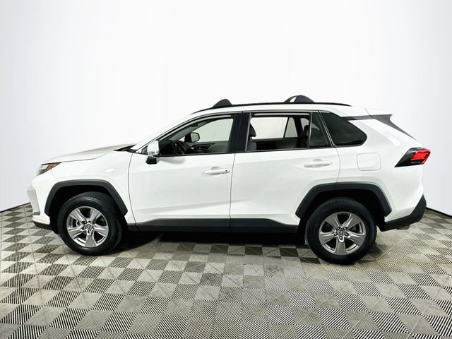 Used 2022 Toyota RAV4 XLE w/ Convenience Package FWD image 6