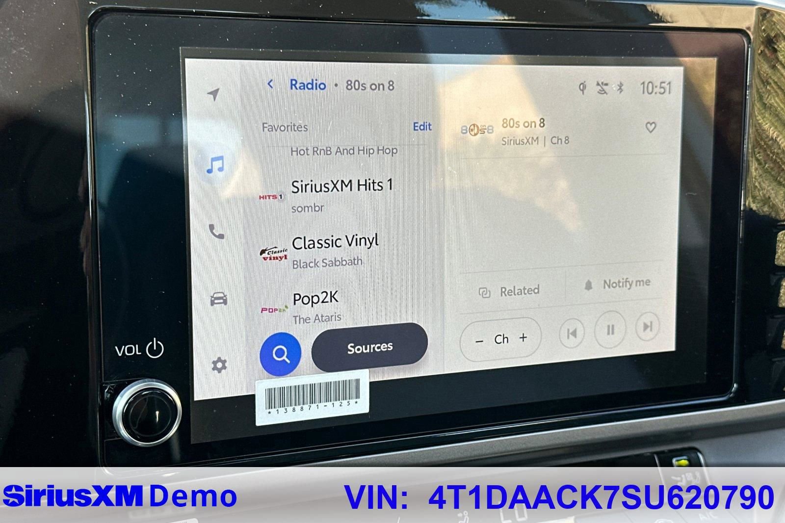 Used 2025 Toyota Camry LE image 28