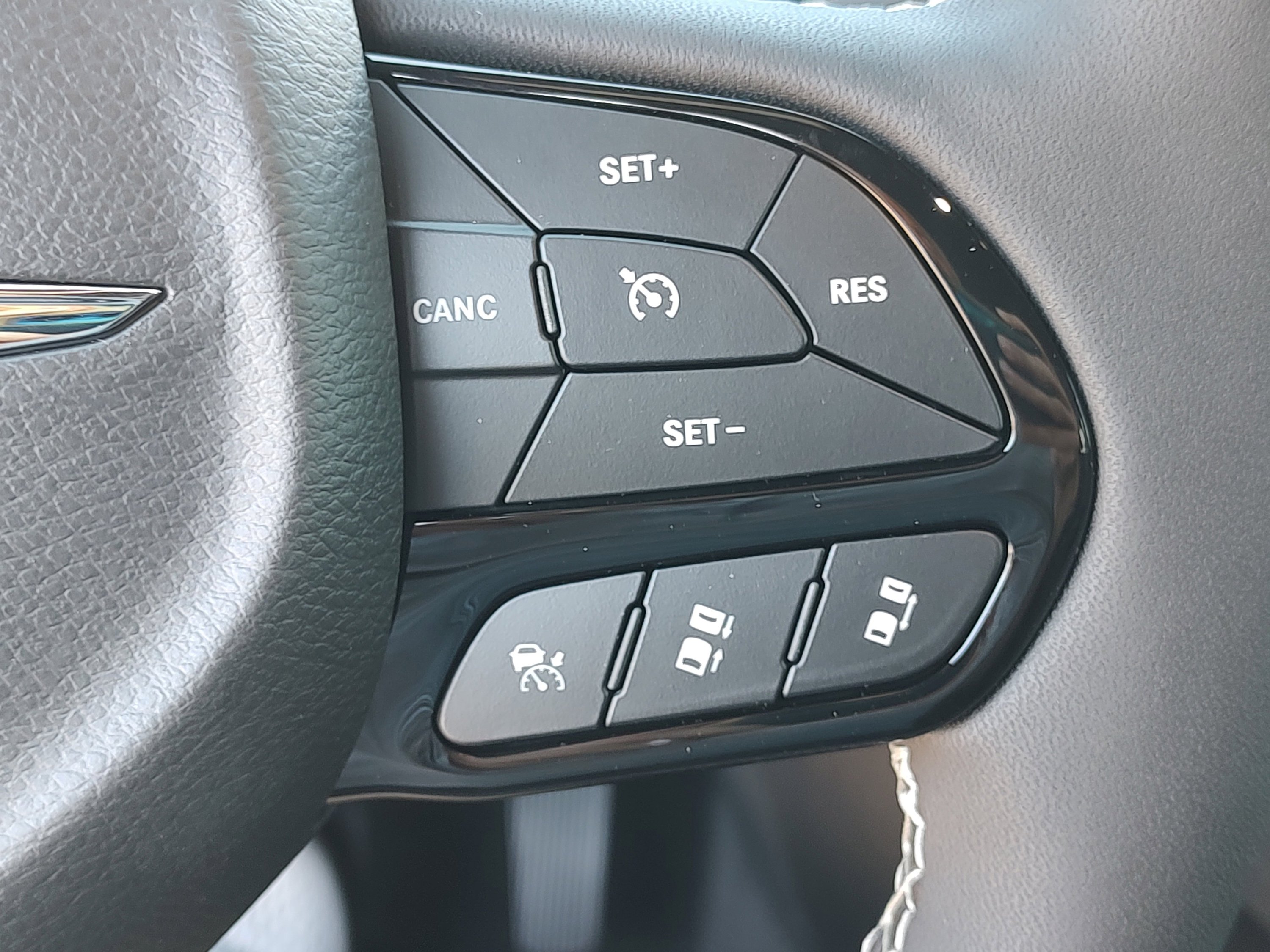 New 2026 Chrysler Pacifica Select FWD image 21