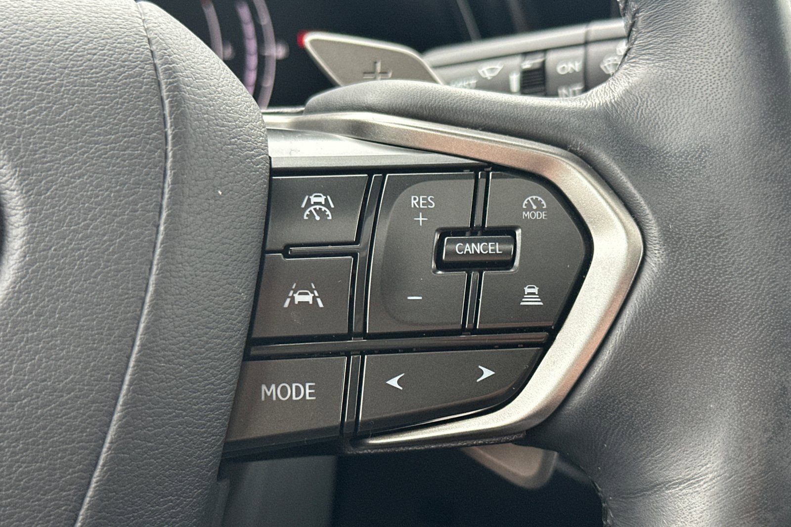 Used 2023 Lexus RX 350 w/ Cold Area Package image 38