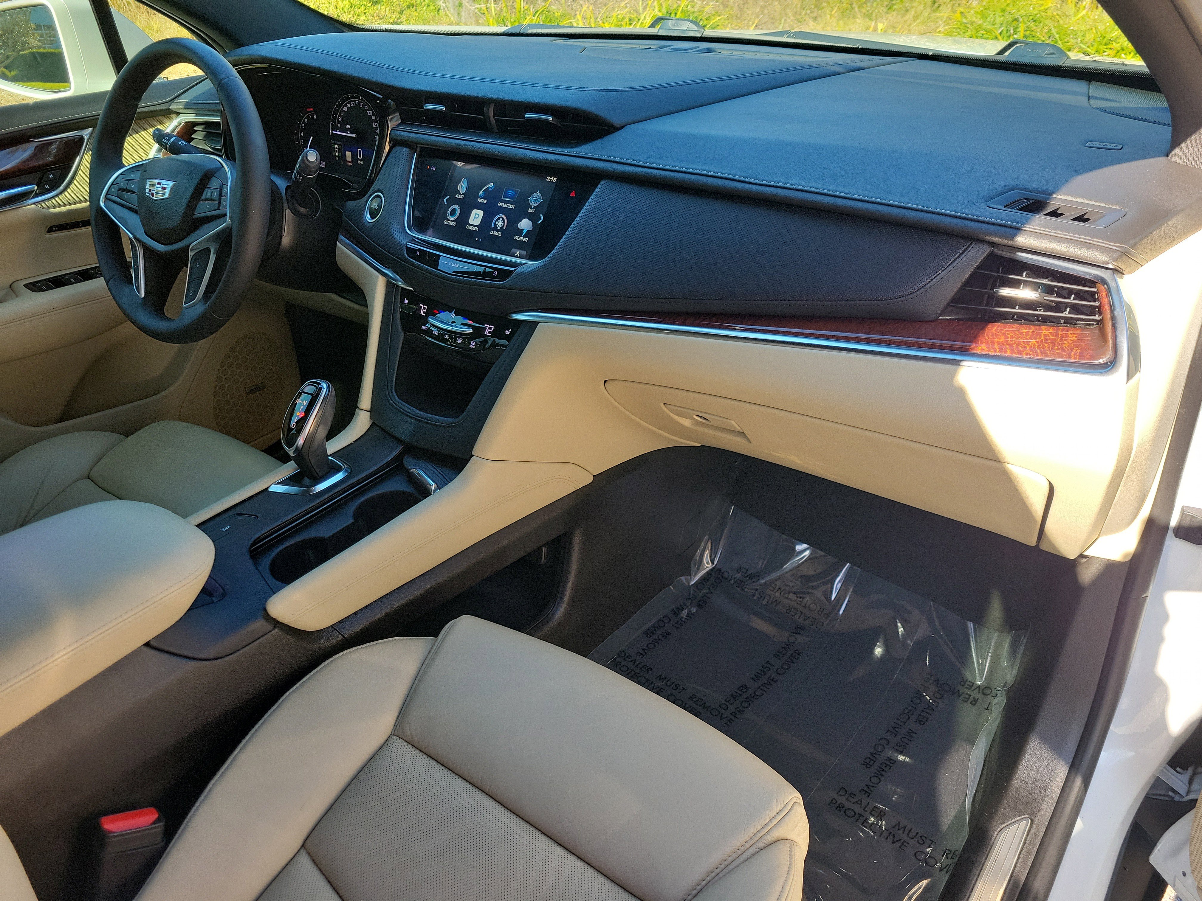 Used 2017 Cadillac XT5 Luxury w/ Driver Awareness Package image 13