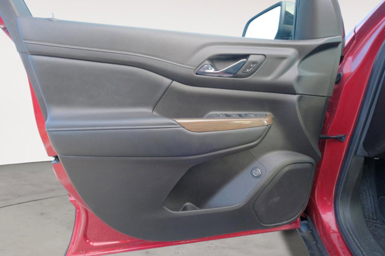 Used 2022 GMC Acadia SLE w/ Driver Convenience Package image 11