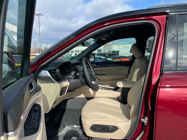 New 2025 Jeep Grand Cherokee Limited image 16