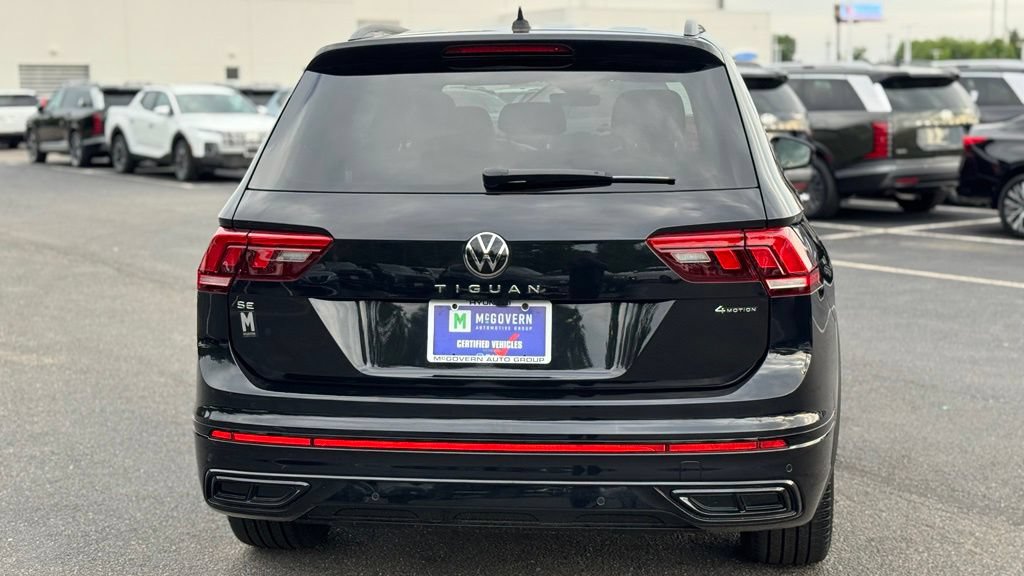 Used 2023 Volkswagen Tiguan SE R-Line AWD/4WD image 4