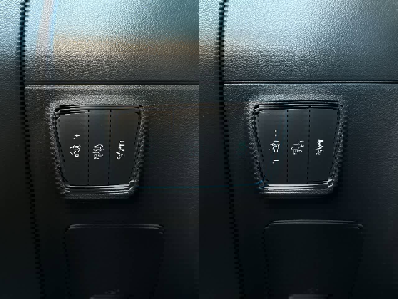 Used 2023 Hyundai Tucson Limited w/ Cargo Package image 21