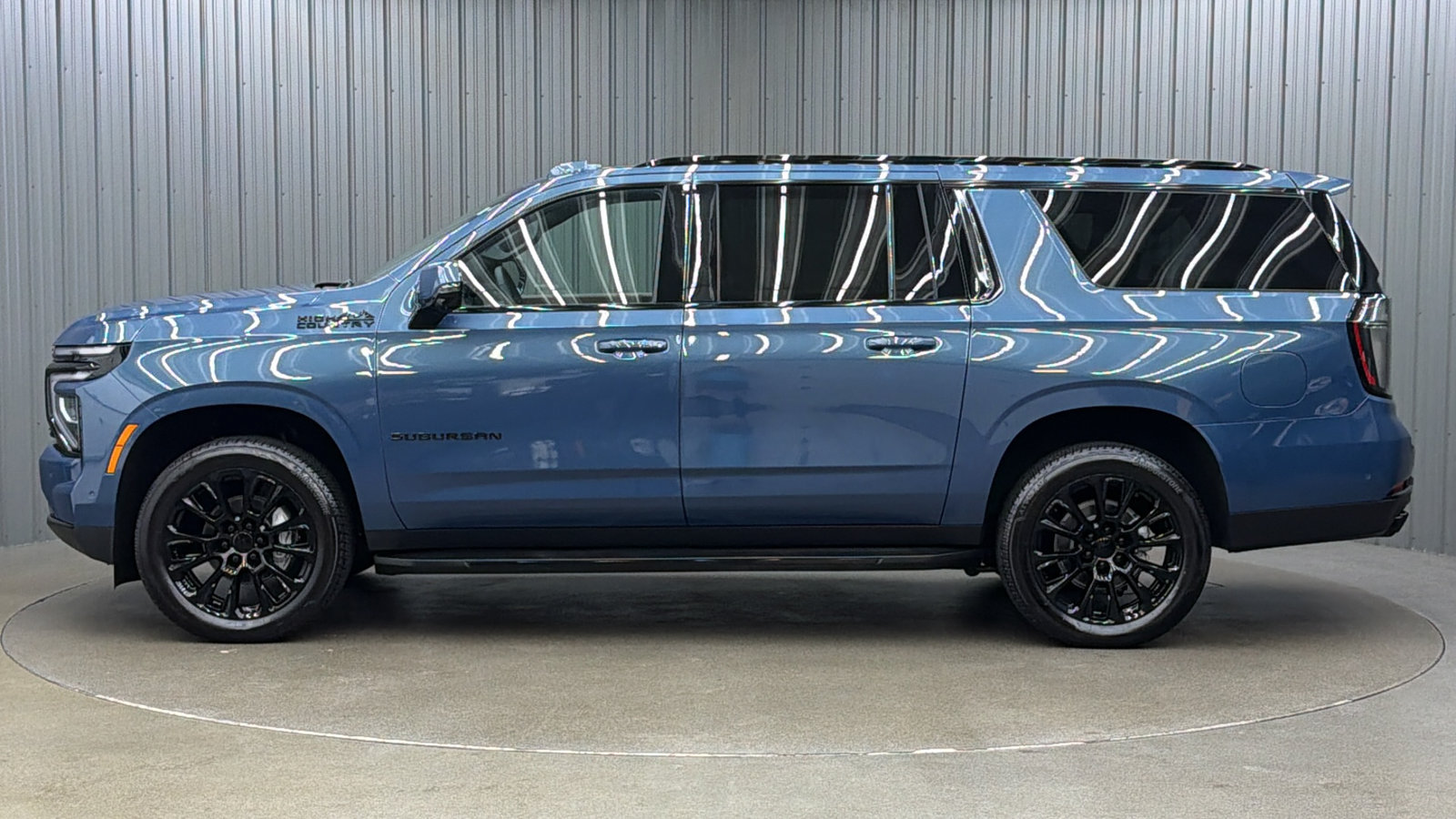 Used 2026 Chevrolet Suburban High Country w/ Sun And Tow Package AWD/4WD image 2