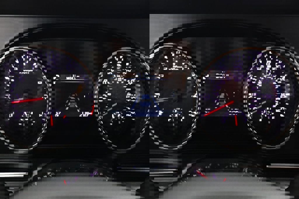 Used 2022 Kia Carnival LX image 14