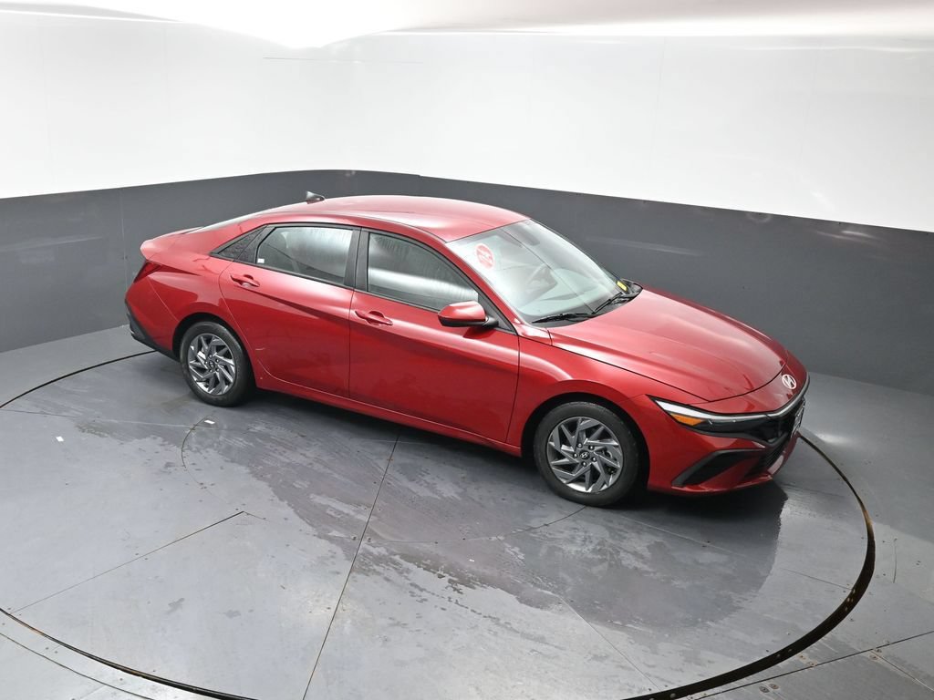 Used 2024 Hyundai Elantra SEL FWD image 41