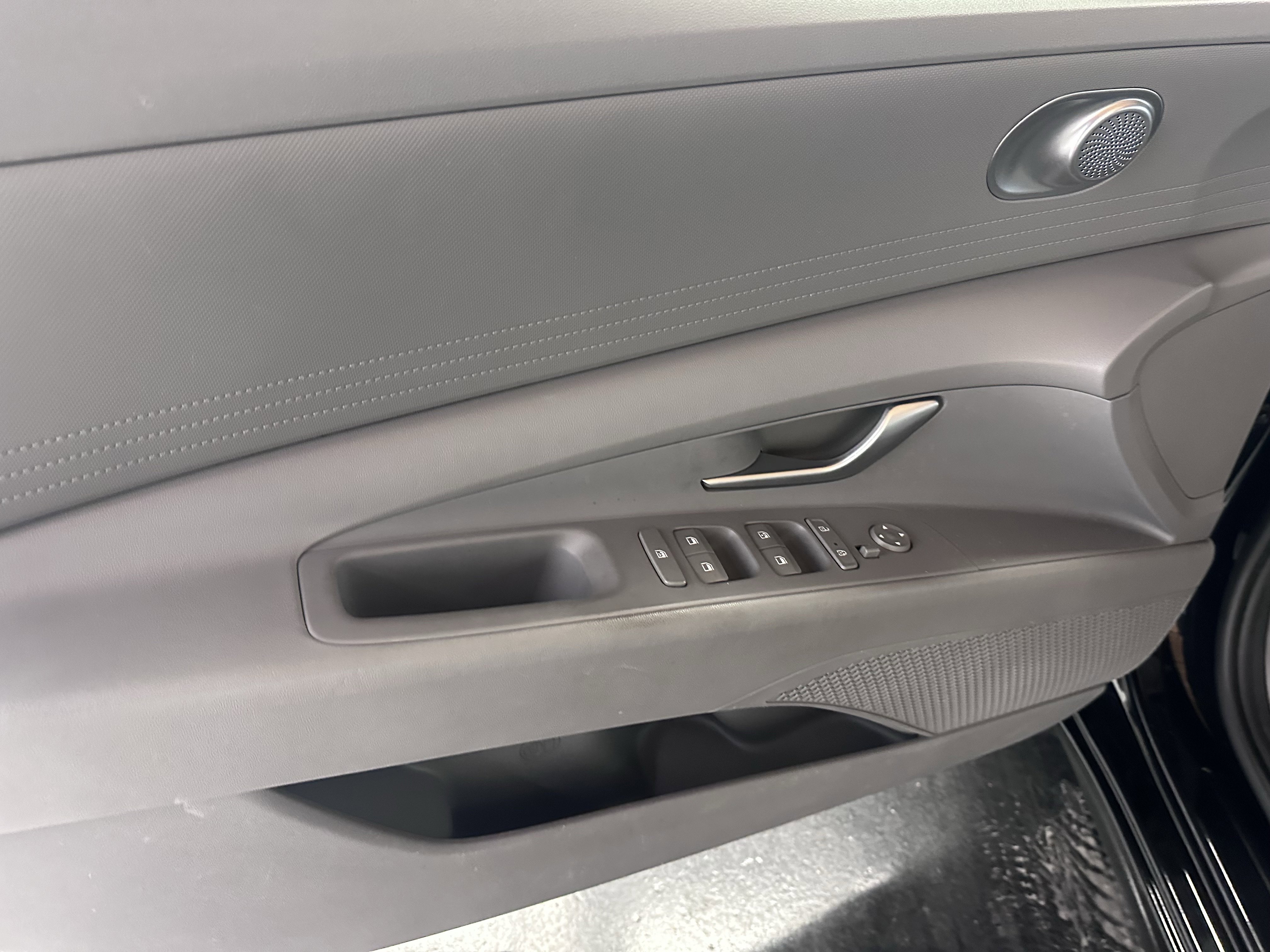 Used 2021 Hyundai Elantra SEL image 36