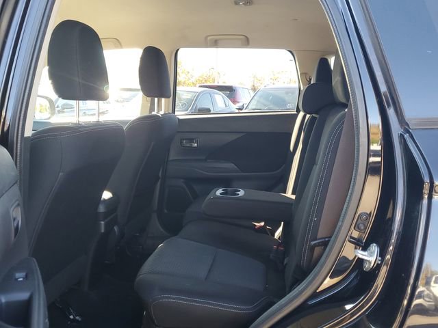 Used 2016 Mitsubishi Outlander FWD image 11