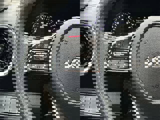 Used 2023 Kia Forte LXS image 8