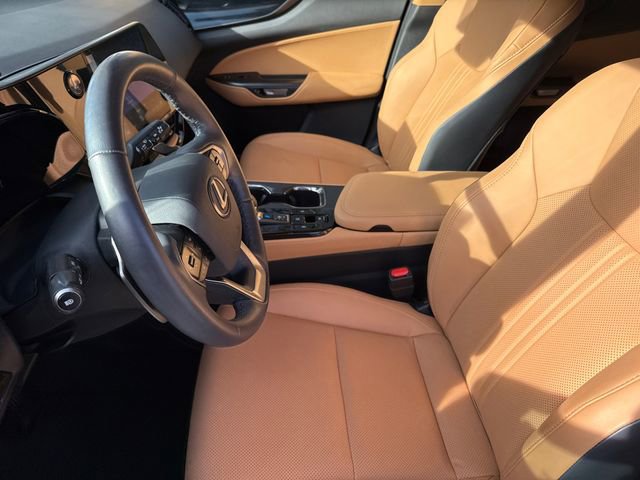 Used 2025 Lexus NX 250 FWD w/ Towing Package (2000 Lbs) image 19