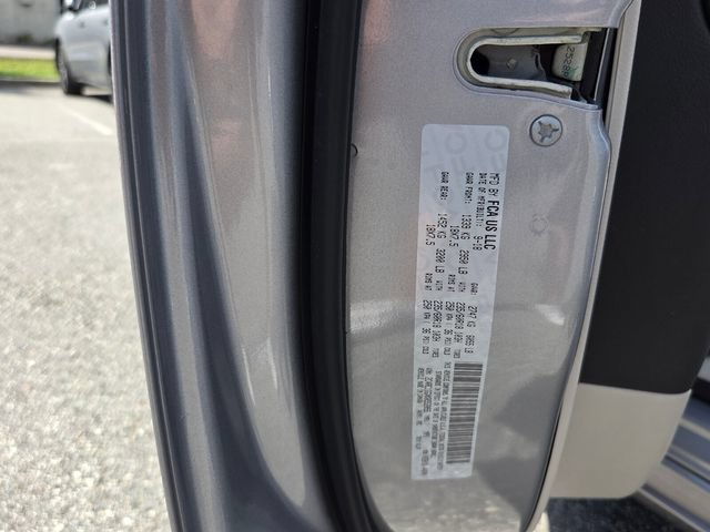 Used 2019 Chrysler Pacifica Limited FWD image 19