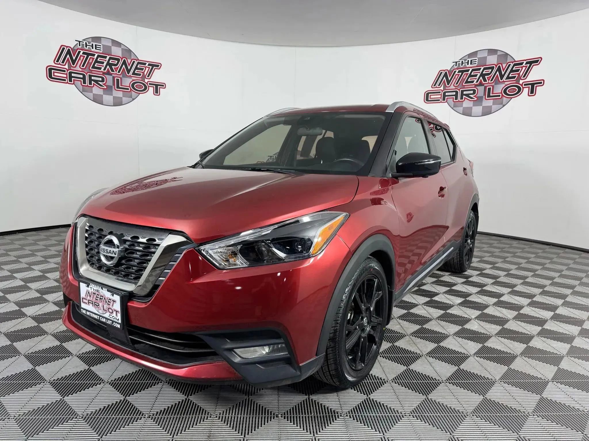 Used 2020 Nissan Kicks SR image 1