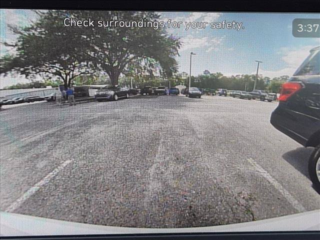 Used 2025 Hyundai Elantra SE FWD image 11