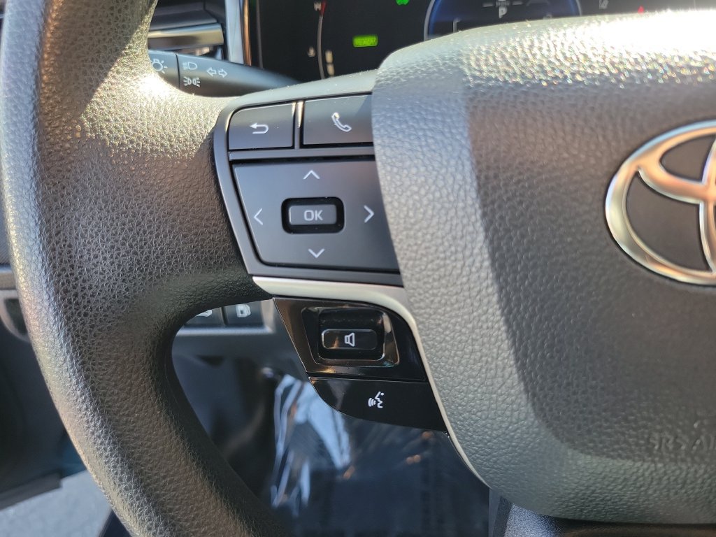 Used 2025 Toyota Camry LE FWD image 24