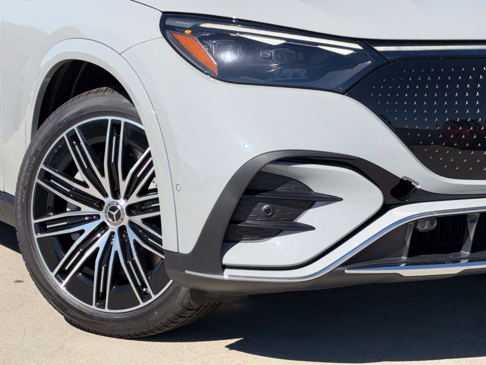 New 2027 Mercedes-Benz EQE 320 4MATIC SUV image 4