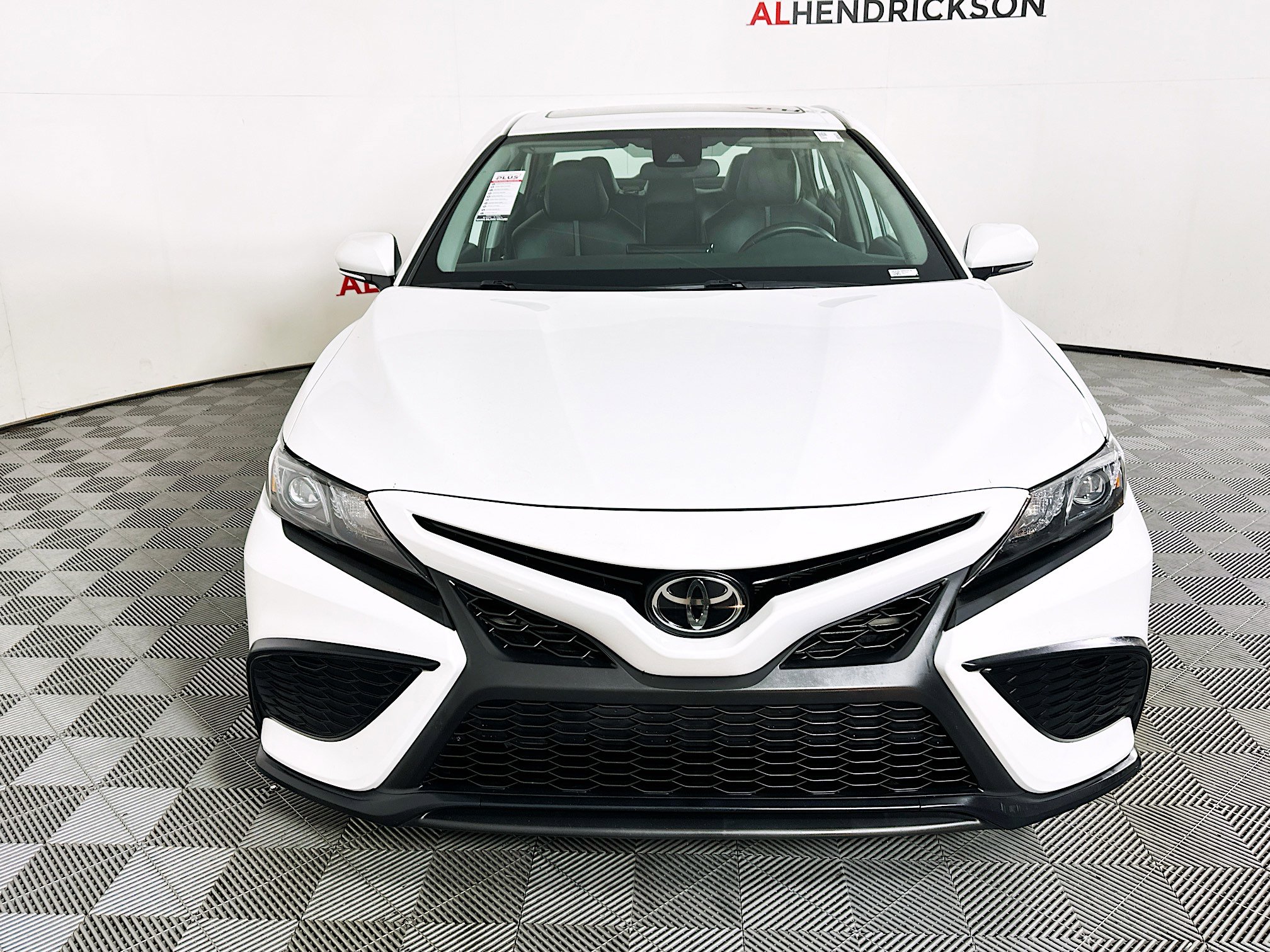 Used 2023 Toyota Camry SE image 8