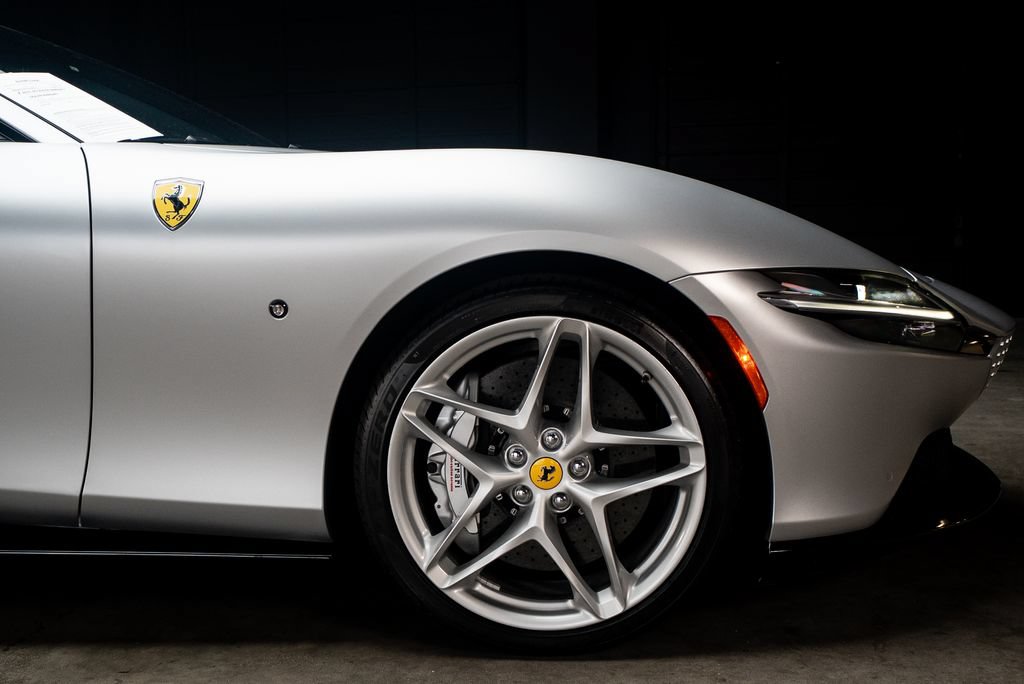 Used 2022 Ferrari Roma RWD image 17