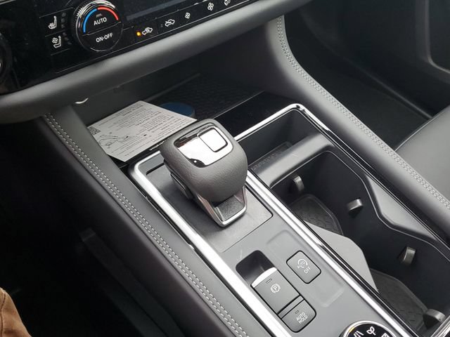 New 2026 Nissan Pathfinder Platinum AWD/4WD image 32