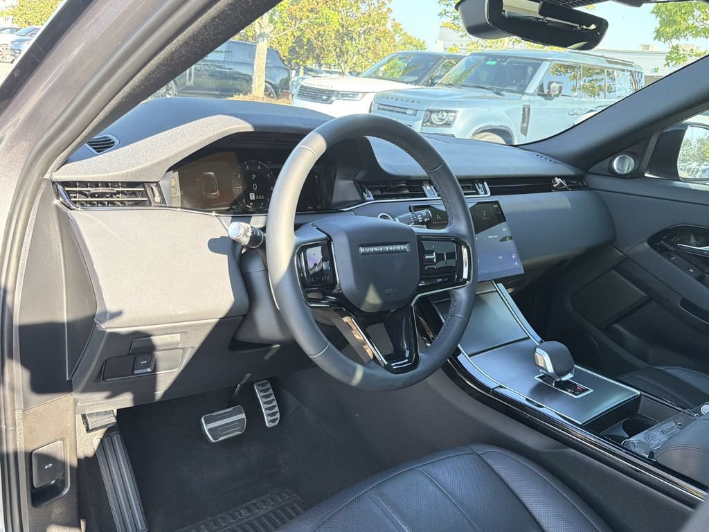 Used 2025 Land Rover Range Rover Evoque Dynamic SE AWD/4WD image 10