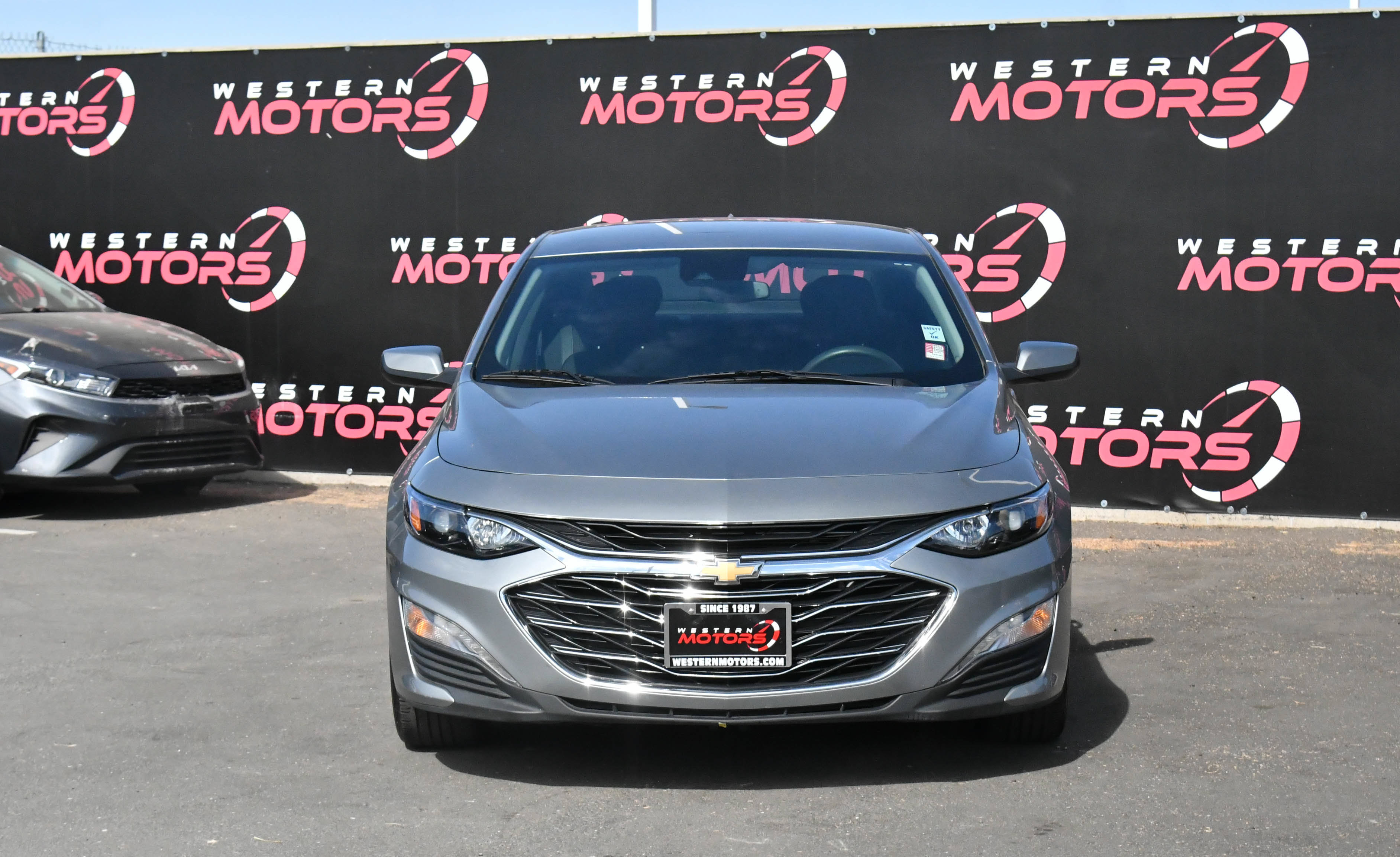 Used 2024 Chevrolet Malibu LT FWD image 2