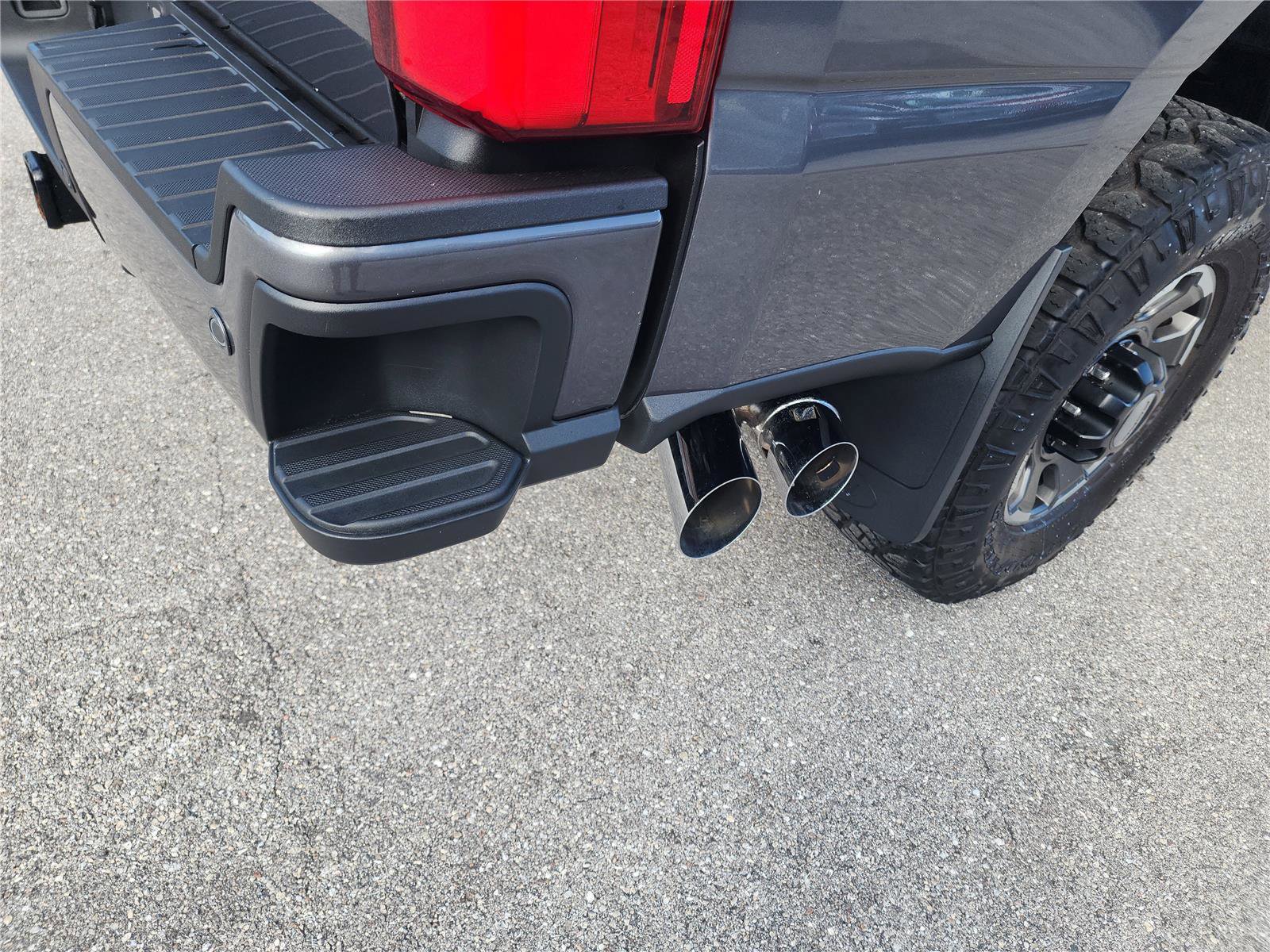 Used 2023 Ford F250 Platinum w/ Tremor Off-Road Package image 22