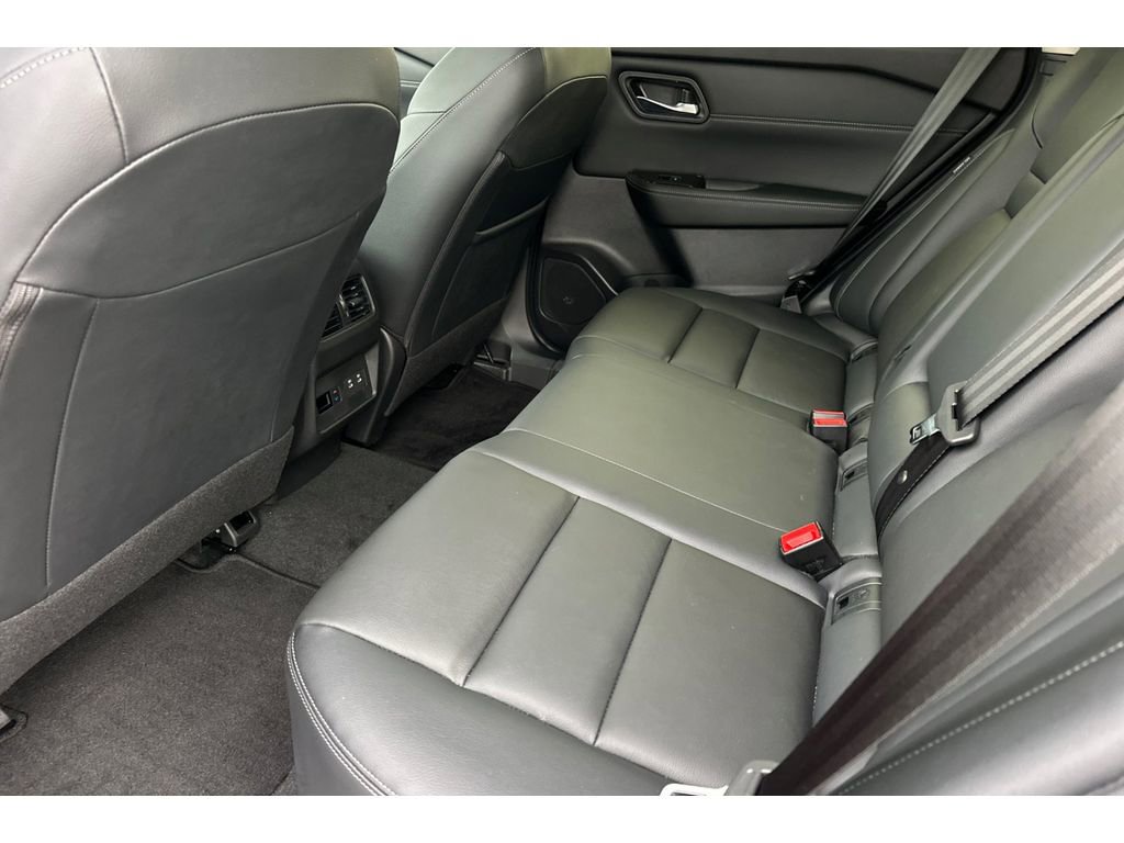 Used 2025 Nissan Rogue SL w/ SL Premium Package image 14