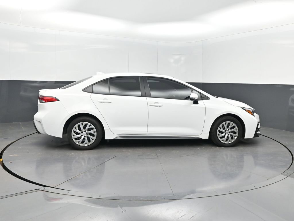 Used 2024 Toyota Corolla SE w/ SE Premium Package FWD image 28