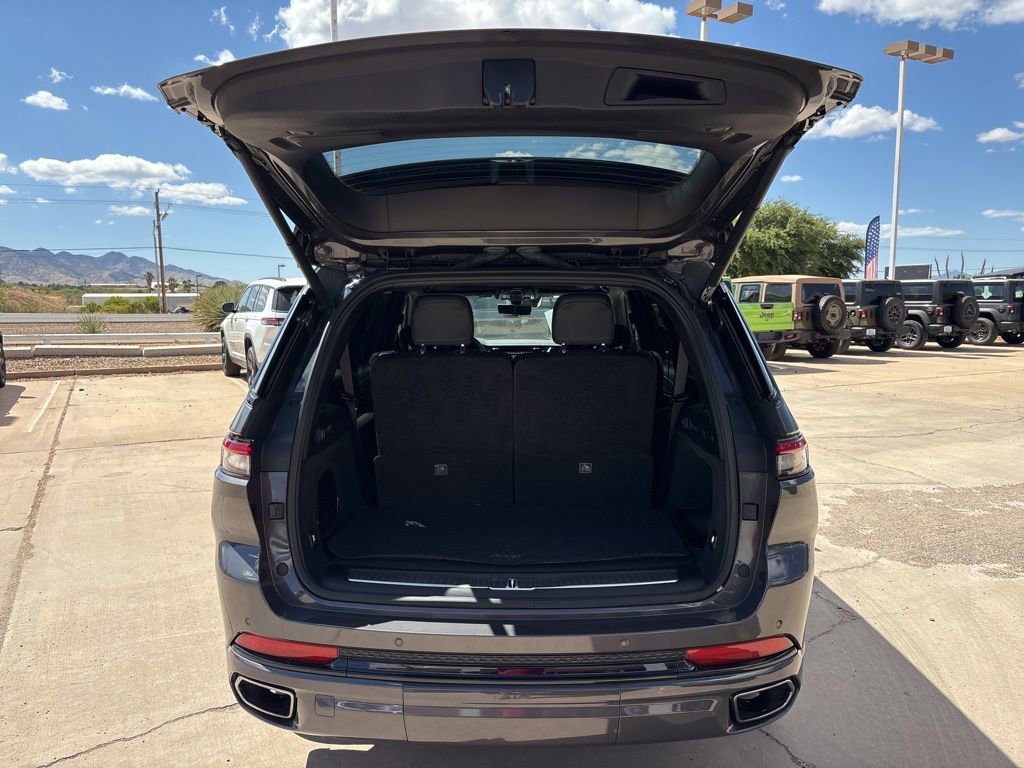 Used 2023 Jeep Grand Cherokee L Summit AWD/4WD image 30