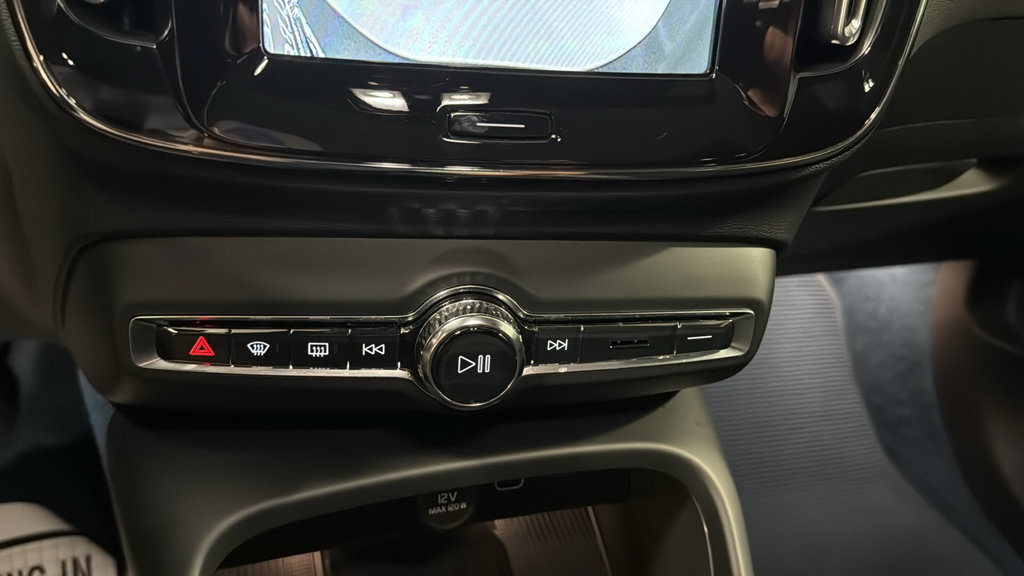 Certified 2023 Volvo C40 P8 Recharge Ultimate AWD/4WD image 17