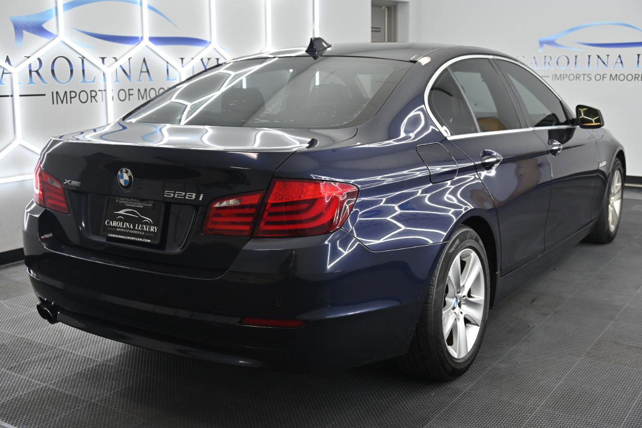 Used 2013 BMW 528i xDrive Sedan AWD/4WD image 4