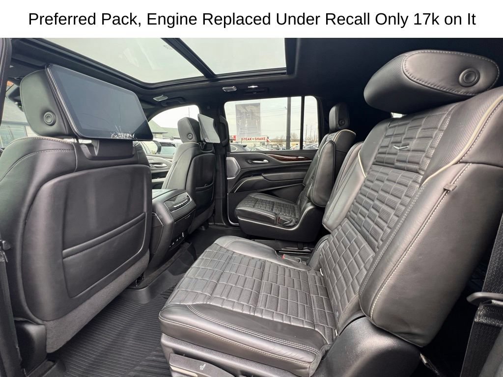 Used 2022 Cadillac Escalade ESV Sport Platinum w/ LPO, ONYX Package AWD/4WD image 18