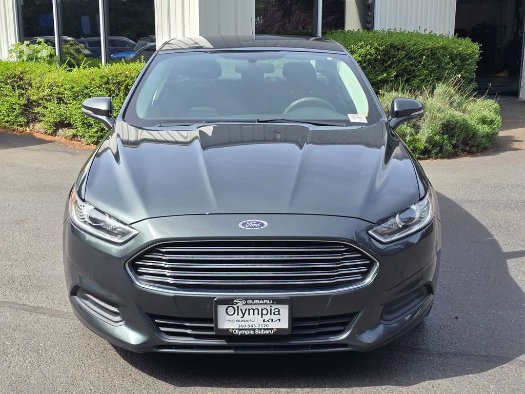 Used 2016 Ford Fusion SE FWD image 2