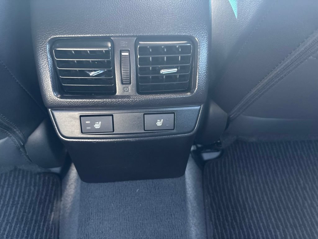 Used 2017 Subaru Outback 3.6R Limited AWD/4WD image 35