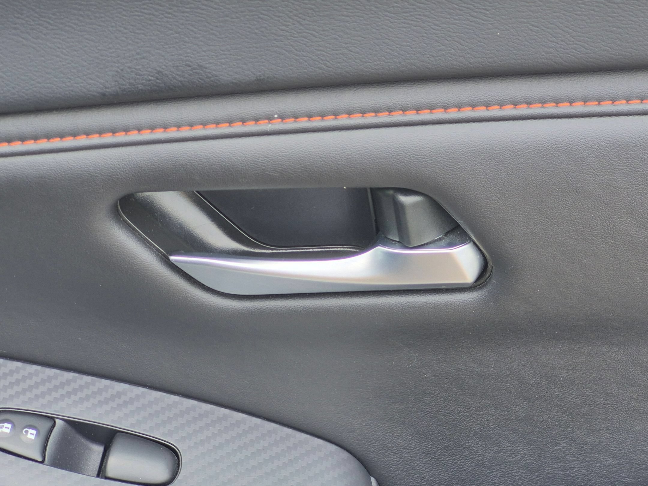 Used 2025 Nissan Sentra SR w/ SR Premium Package FWD image 33