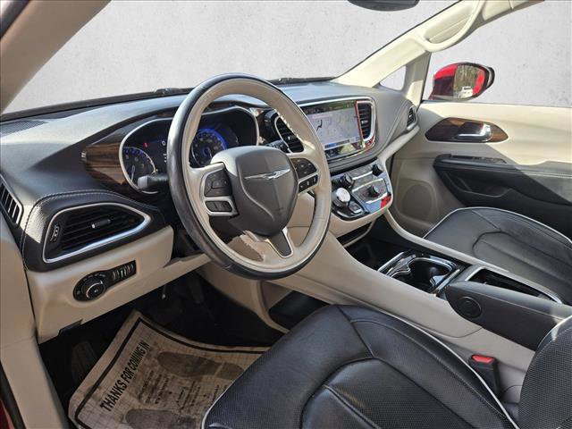 Used 2021 Chrysler Pacifica Limited AWD/4WD image 11