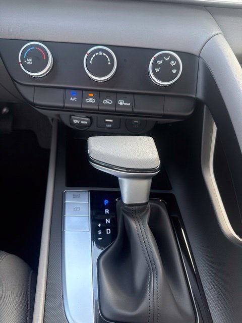 New 2026 Hyundai Elantra SE FWD image 18