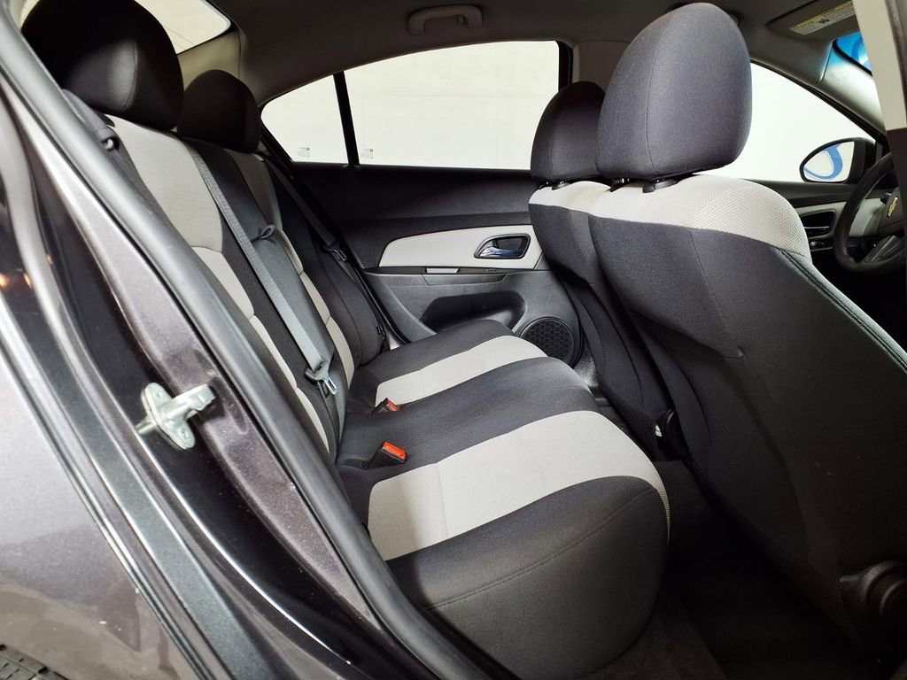 Used 2014 Chevrolet Cruze LS FWD image 11